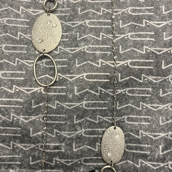 SALE!!! NWOT GUESS LONG CHAIN NECKLACE 🔥🔥 - Picture 3 of 7